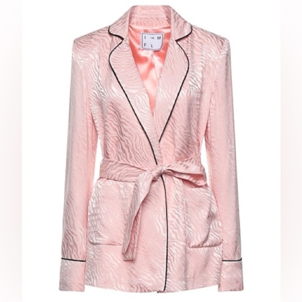 Designer In The Mood For Love Elegant Pink Jacket Embedded Print
$398 $700